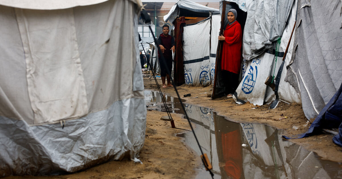 Floods swamp homeless Palestinians’ tents in Gaza as winter looms