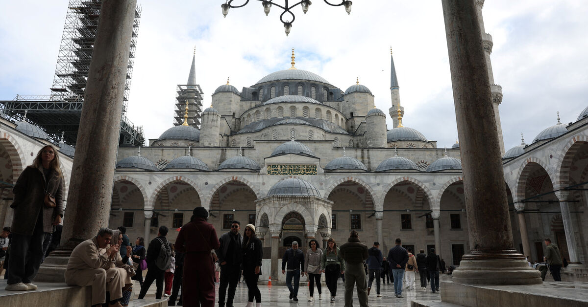 Pope Leo heading to Turkey for closely watched first overseas trip