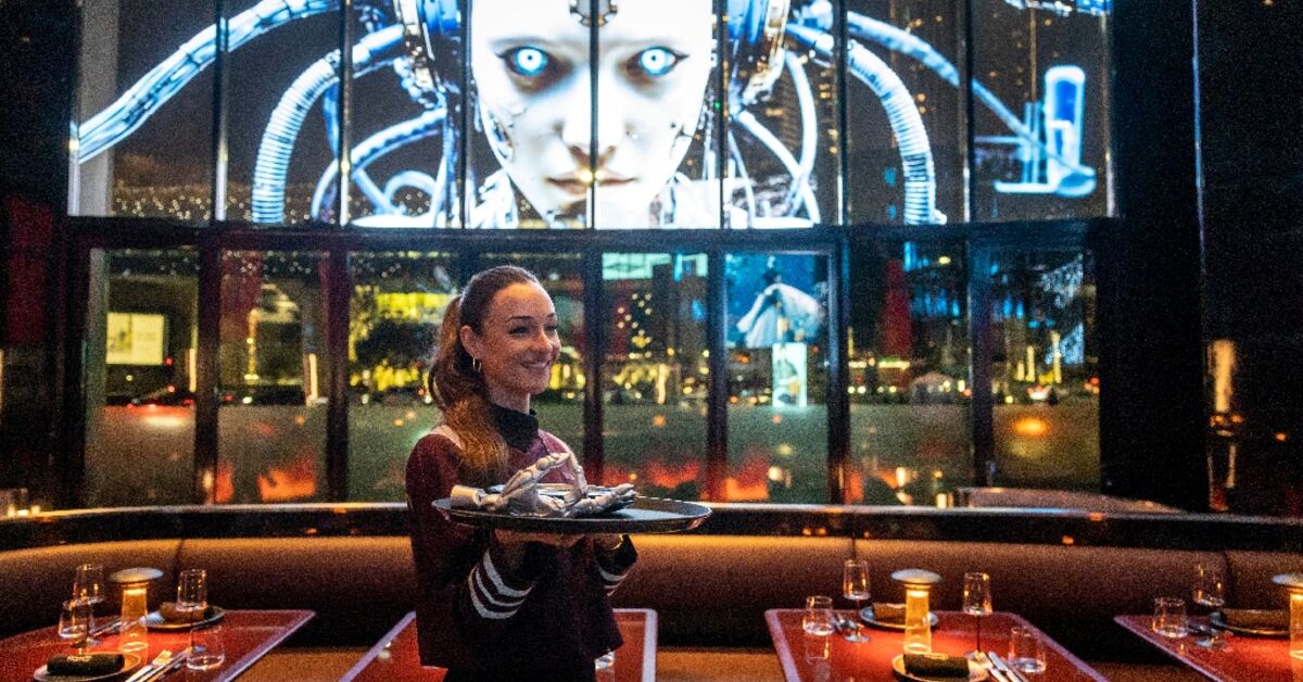 ‘Dinosaur tartare’ and holograms: Dubai AI chef sparks awe and ire