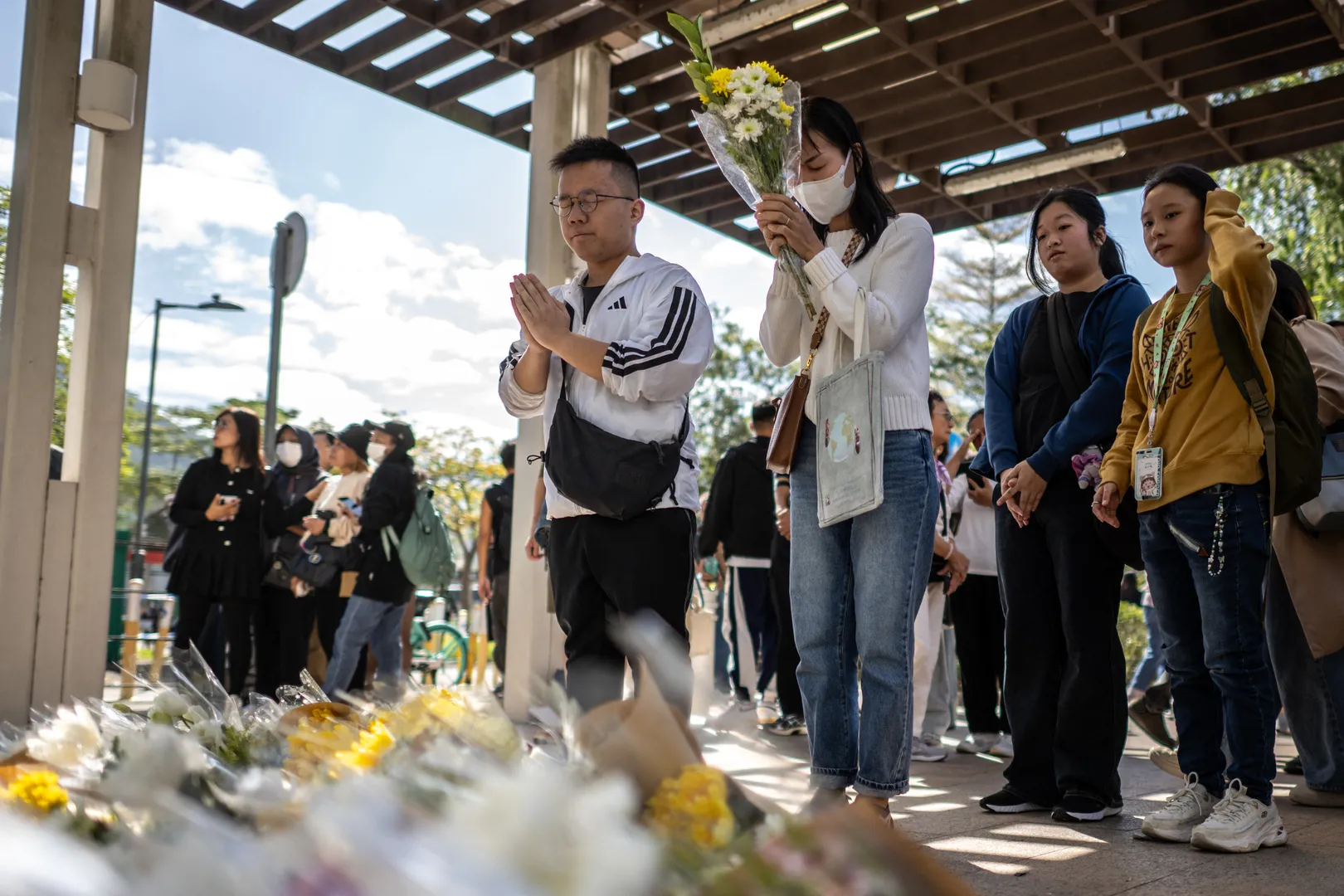 Hong Kong begins five-day mourning period after deadly high-rise fire | Construction