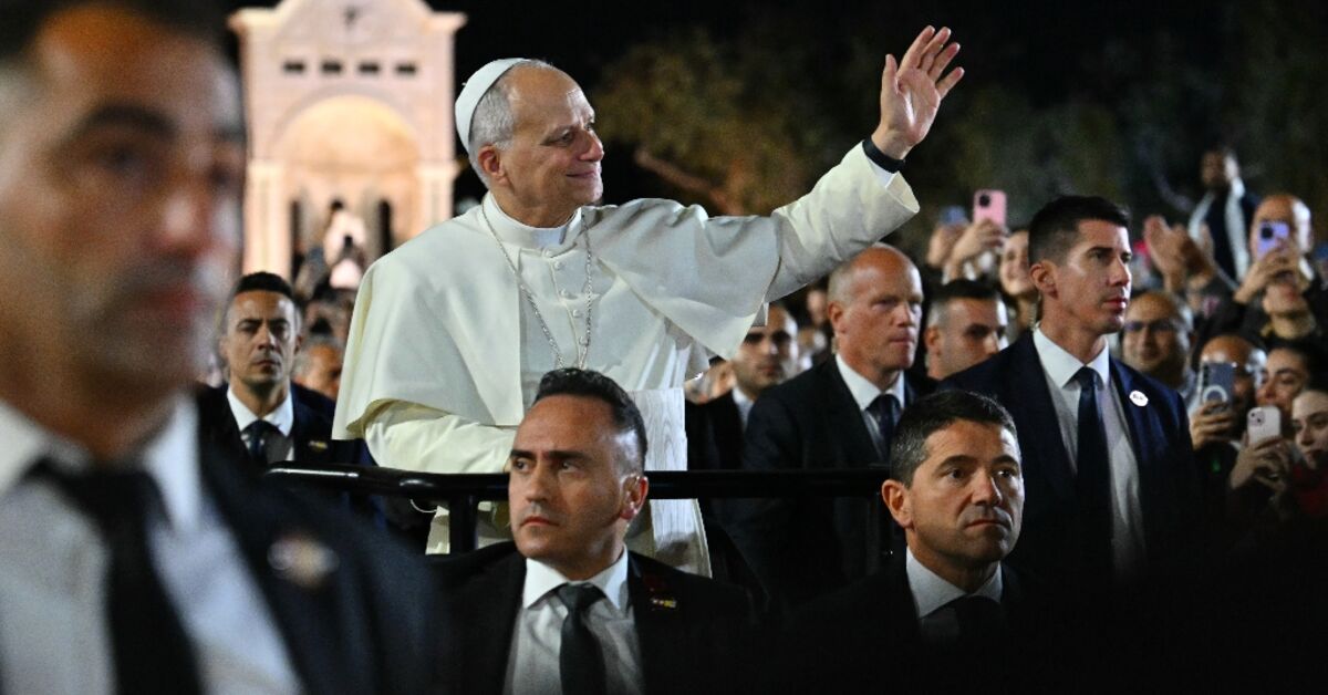 Pope Leo to hold Beirut mass, visit port blast site