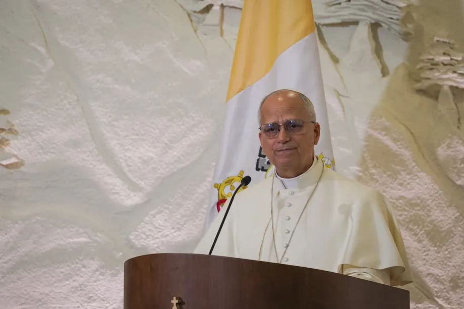 Pope Leo criticizes ’sound of weapons’ in Lebanon, urges unity, compassion – Middle East Monitor