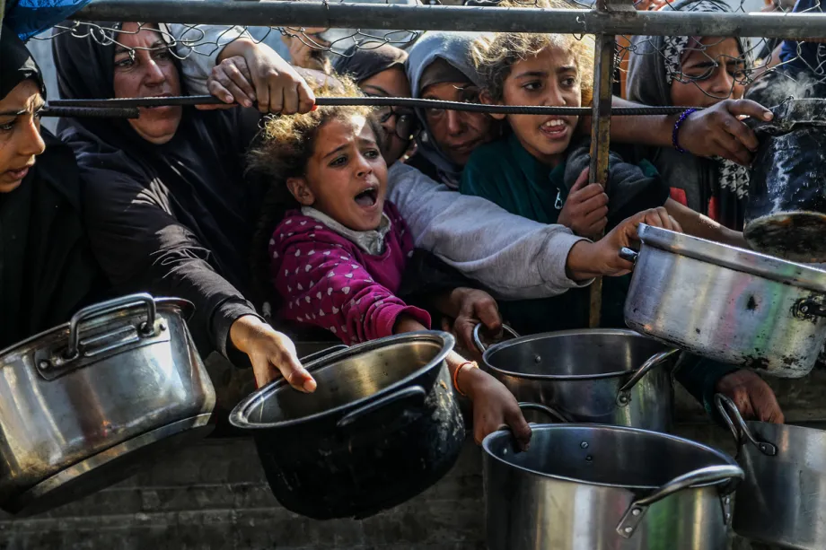 Israeli occupation holds 6,000 aid trucks, enough for 3 months, says UNRWA – Middle East Monitor