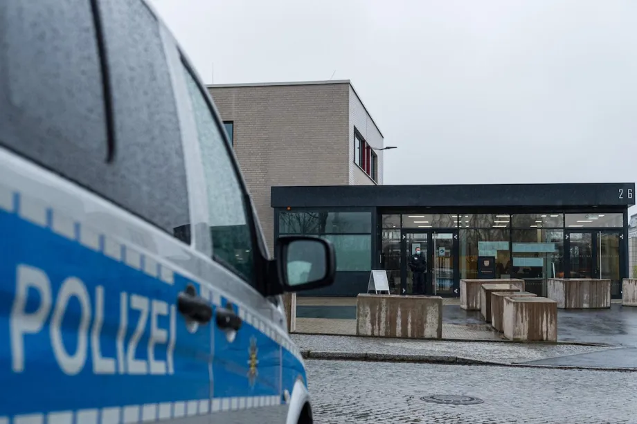 German court bars Muslim woman from serving as judge due to her headscarf – Middle East Monitor