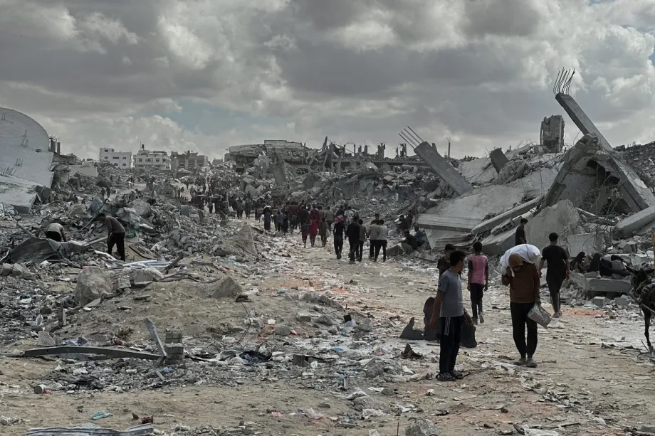 Israel used bulldozers to bury Palestinians in shallow, unmarked graves, CNN reveals – Middle East Monitor