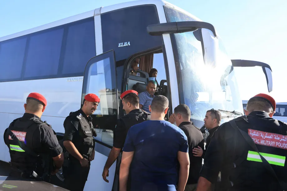 Jordan returns group of Gaza patients after completing their treatment – Middle East Monitor