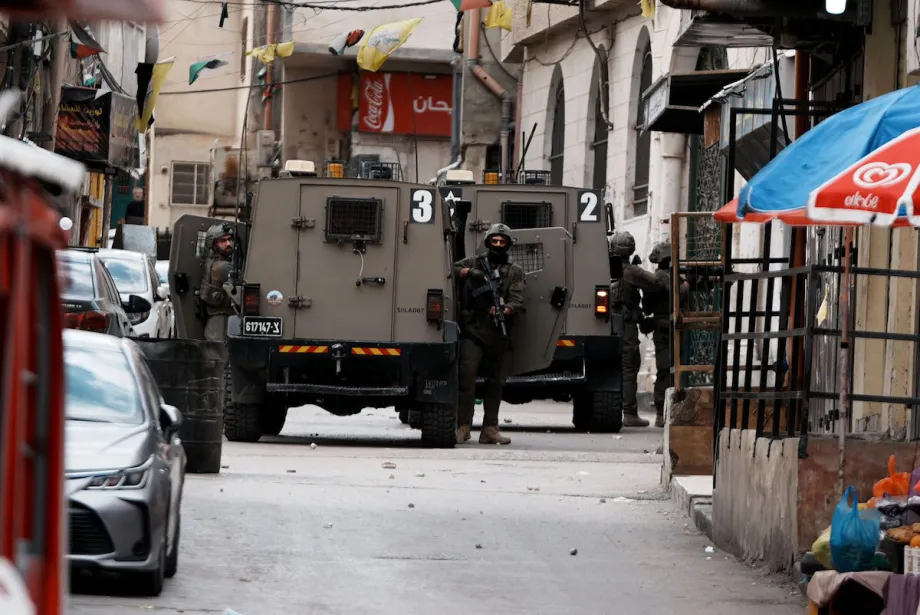 Palestinian doctor shot, injured by Israeli forces in occupied West Bank – Middle East Monitor