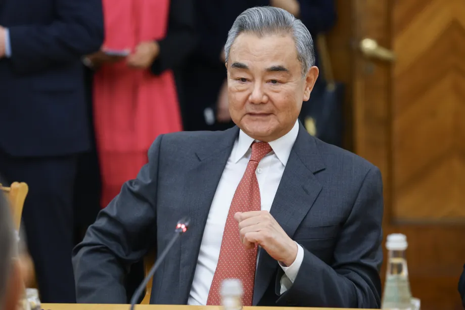 China urges UAE to ‘deepen cooperation’ across traditional, emerging industries, including gas, oil – Middle East Monitor