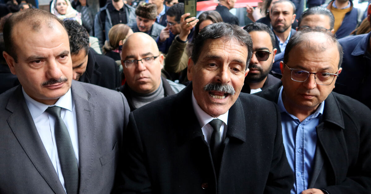 Tunisia arrests prominent opposition figure Hammami to enforce 5-year jail term