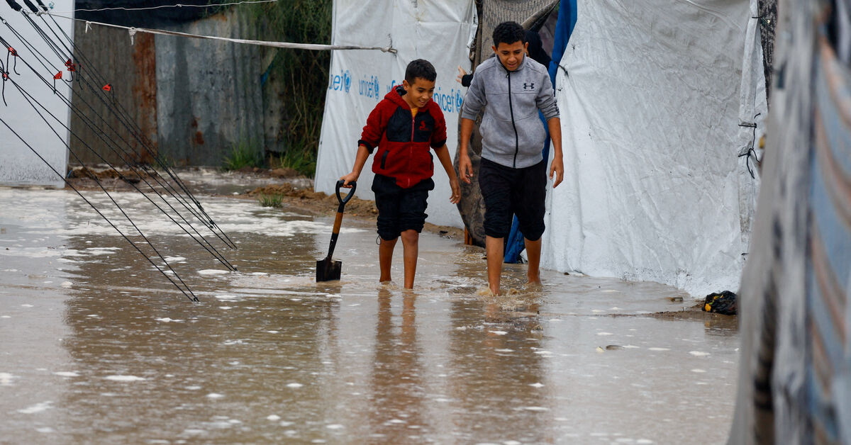 UN agency warns displaced Gazans face floods, as emergency supplies blocked