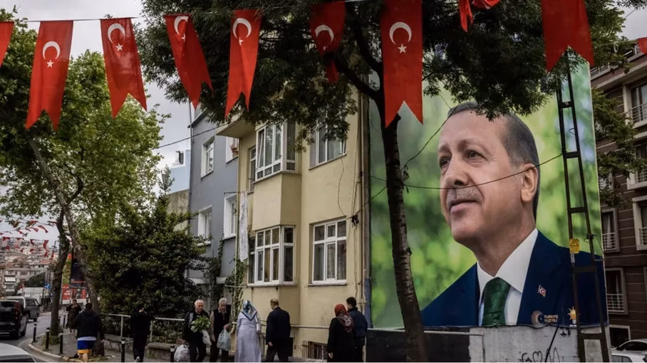 Turkey strengthens its position as a new regional power amid declining Iranian influence