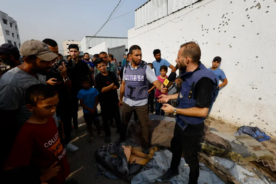 Israel continues to block foreign journalists from independently entering Gaza – Middle East Monitor