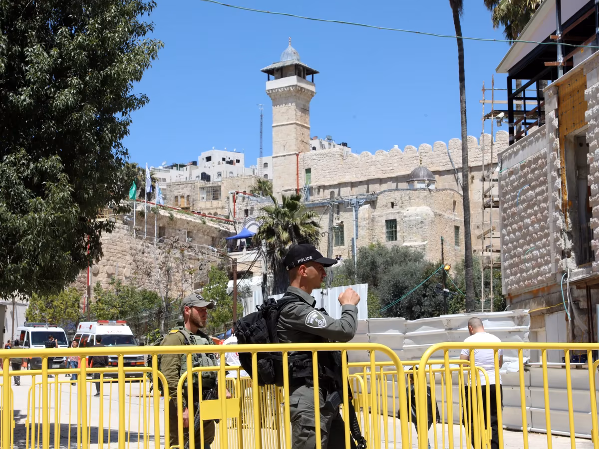 Palestinian Ministry of Awqaf Condemns Closure of Ibrahimi Mosque to Worshippers