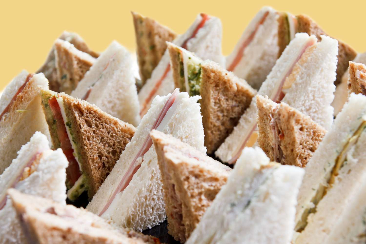 We Asked 3 Dietitians to Name the Healthiest Sandwich Bread—and They All Agreed