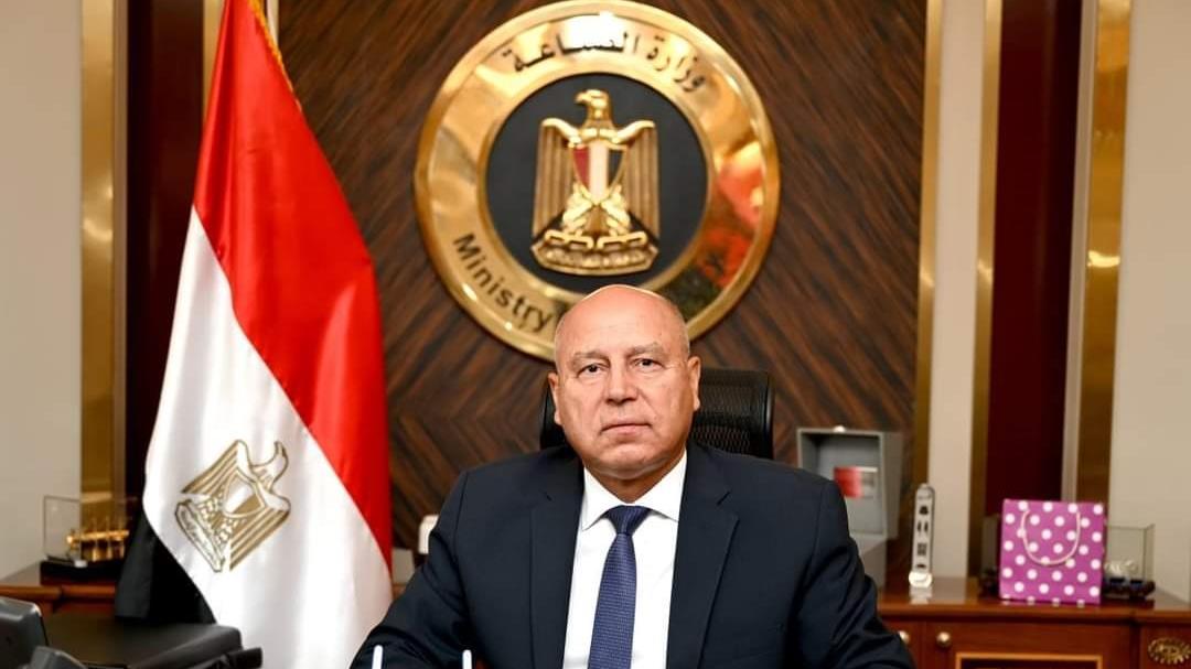 Industry min. arrives in Muscat