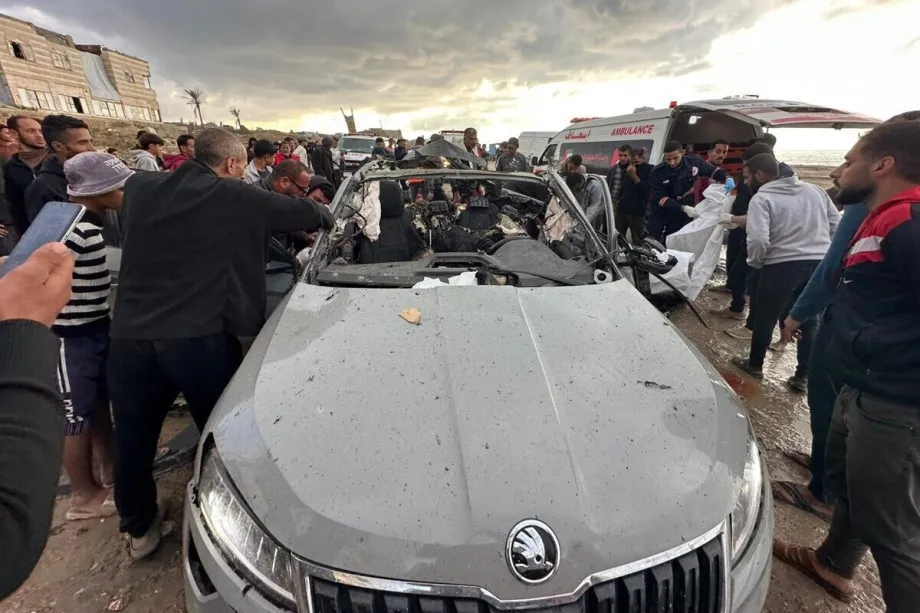 A violation of the ceasefire and the bombing of a vehicle carrying a senior leader in the Al-Qassam Brigades – Middle East Monitor