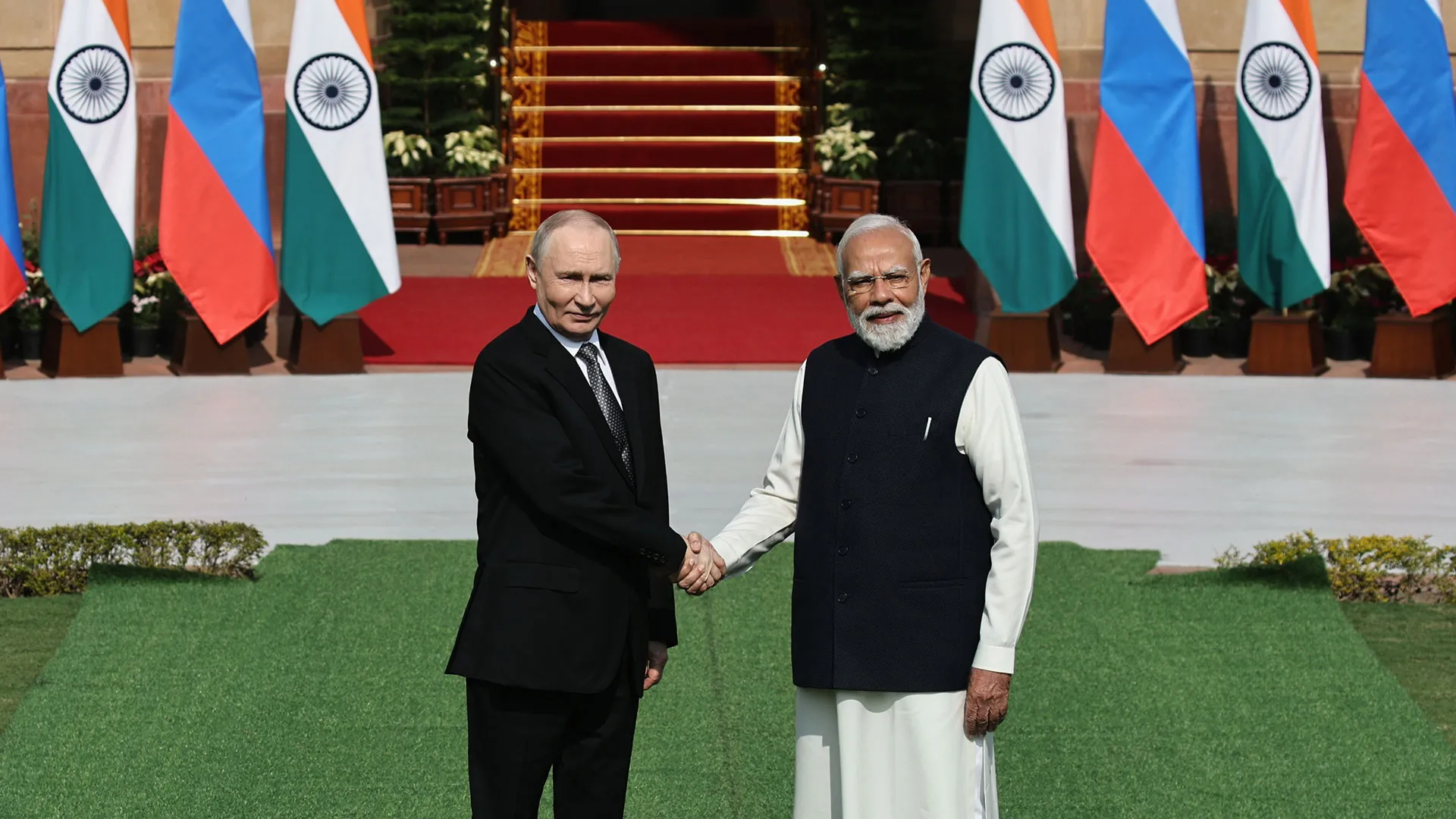 Can India balance its ties between Russia and the US? | Business and Economy