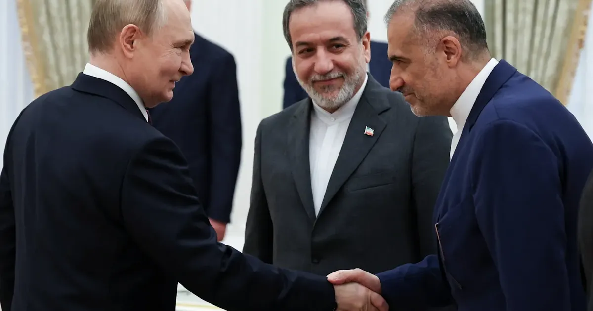 Iran agrees €500 mln arms deal with Russia to rebuild air defenses – FT