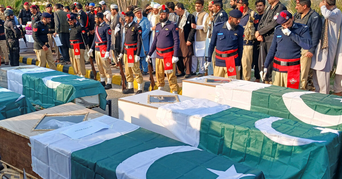 Pakistan wary of militant attacks after Afghanistan air strikes