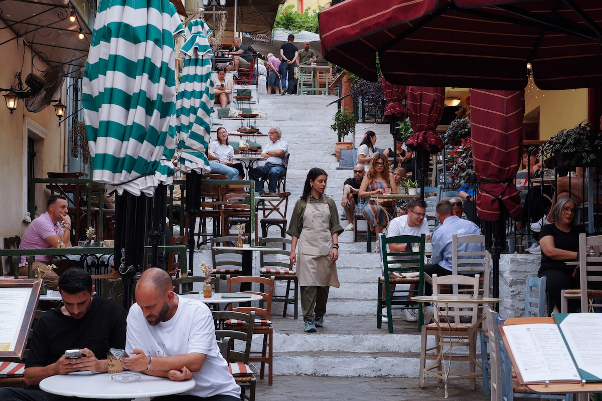 Mediterranean diet tied to lower risk of all types of stroke in women, study finds