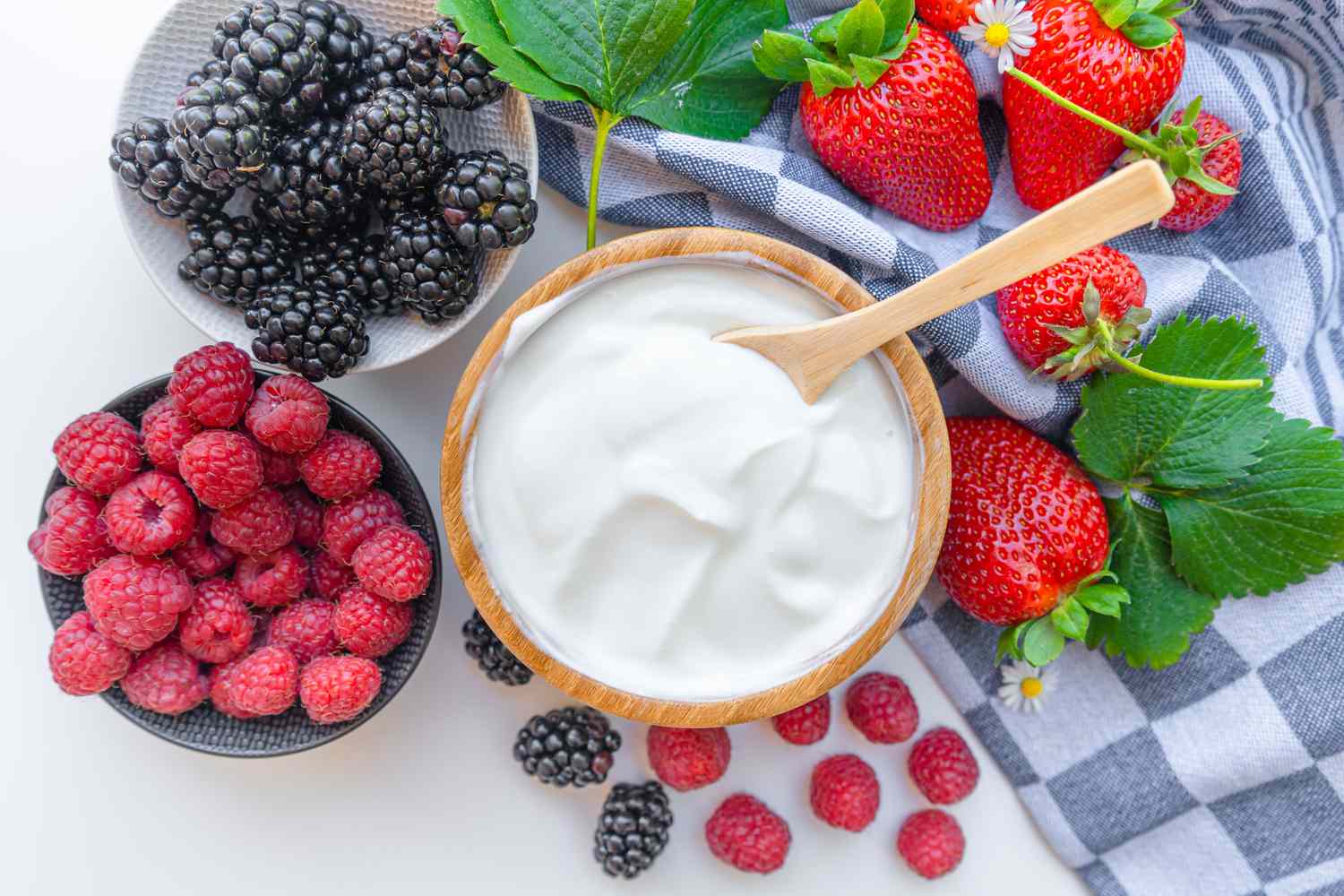 We Asked 3 Registered Dietitians to Name the Healthiest Greek Yogurt—They All Picked the Same One