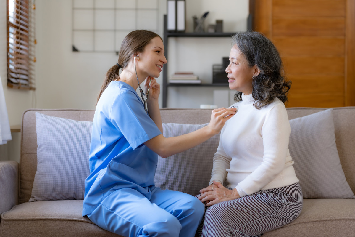 We Asked 3 Cardiologists What Heart Disease Symptom You Should Never Ignore, and They All Said the Same Thing