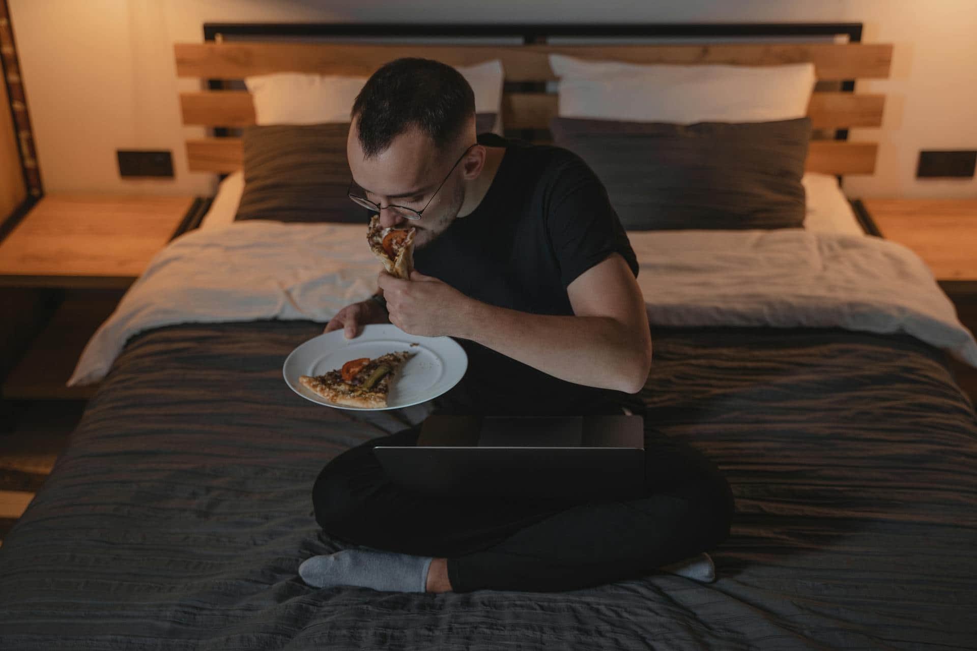 Stopping Your Meals Just Three Hours Before Bed Can Significantly Boost Heart Health