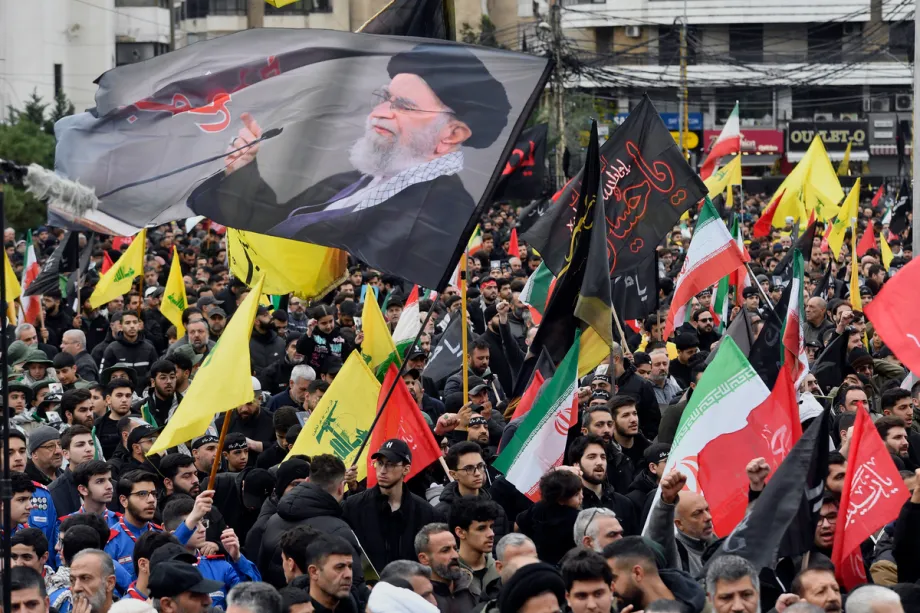 Hezbollah formally enters conflict, fires rockets at Mishmar military site near Haifa – Middle East Monitor