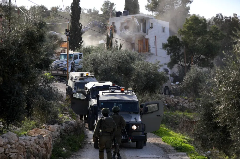 Hamas says displacement in West Bank reflects forced transfer policy – Middle East Monitor