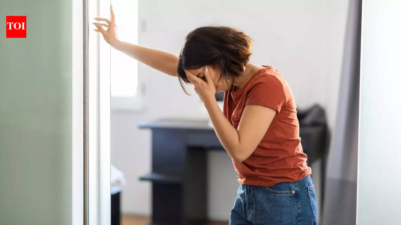 Feeling dizzy when you stand up quickly? Cardiologist explains what it may reveal about blood pressure and hydration |