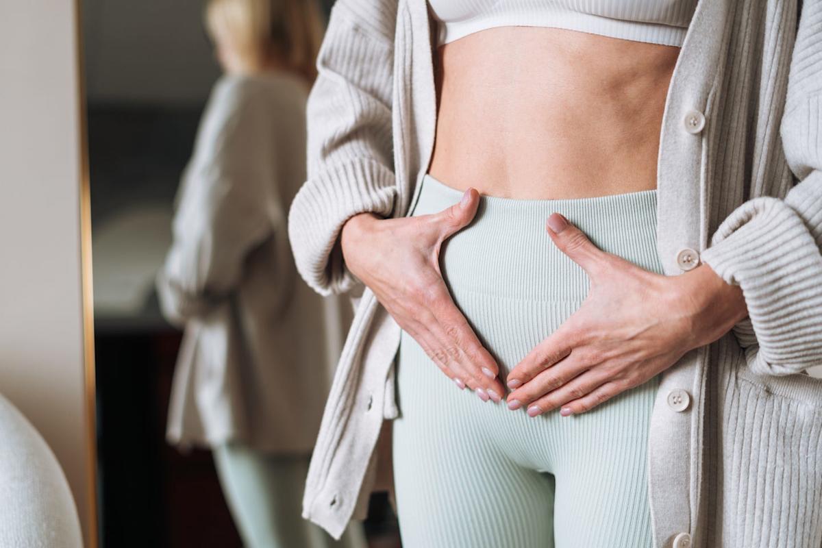 Experts Weigh-In on How You Can Quickly Reduce Uncomfortable Bloating