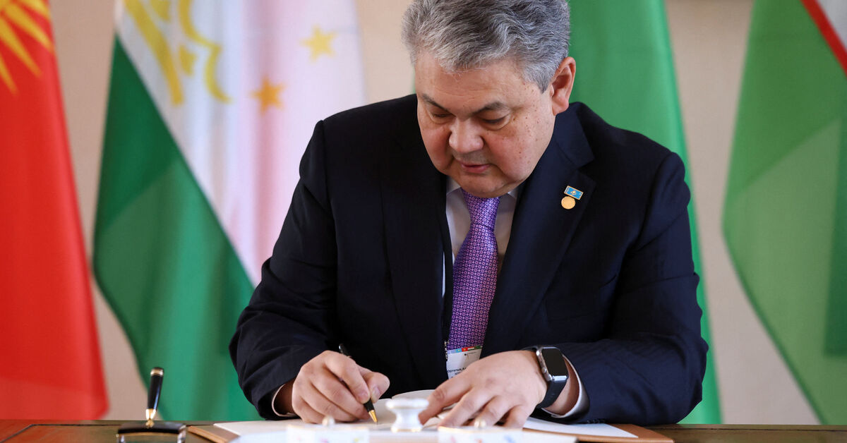 Kazakhstan foreign minister discusses Middle East with regional ministers