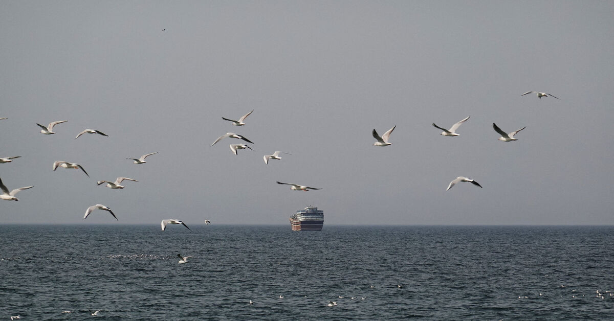 Iran vows to attack any ship trying to pass through Strait of Hormuz