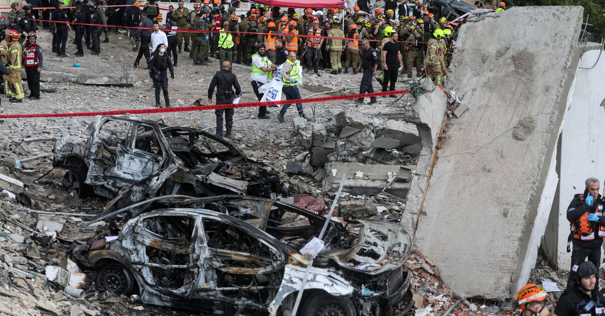 Analysis-Iran’s strikes on Gulf states may widen war against Tehran, analysts say