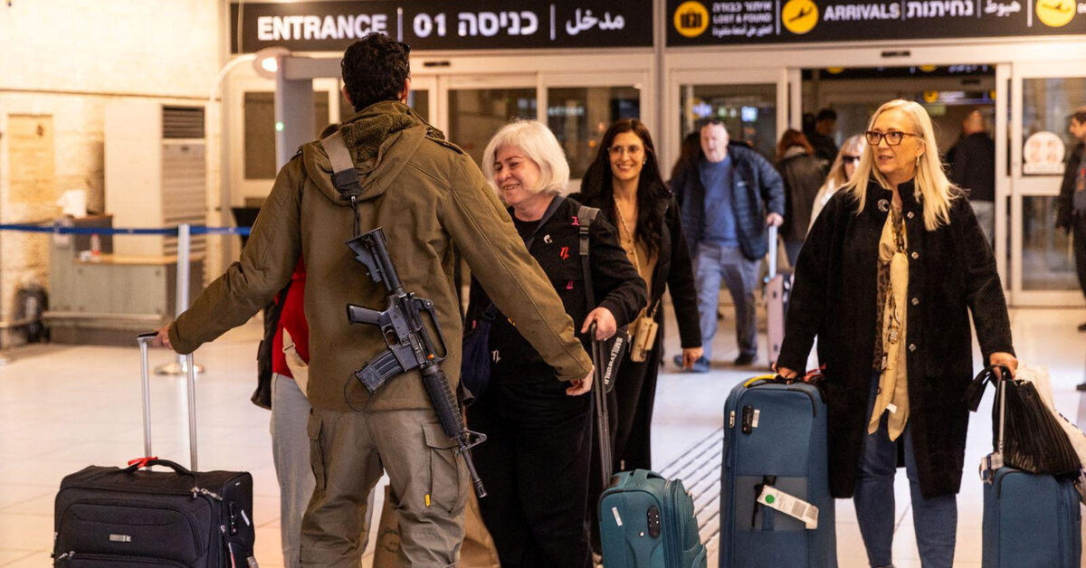 More than 20,000 Israelis return since start of Iran war, ministry says