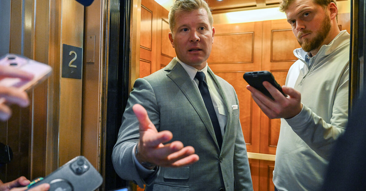 Anti-war protester injured in Capitol Hill struggle with US Senator Sheehy