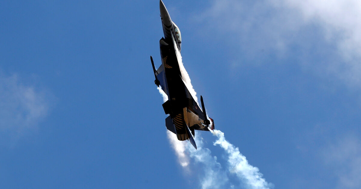 Turkey considering deployment of F-16s to Cyprus, ministry source says