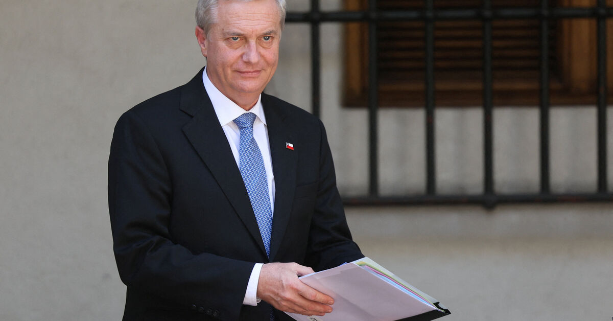 Elected in an economic upswing, Chile’s Kast takes office as global turmoil rattles markets