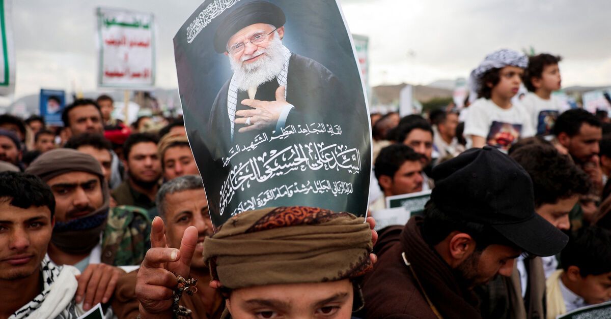 Explainer-Why haven’t the Houthis, Iran’s allies in Yemen, stepped into the war?