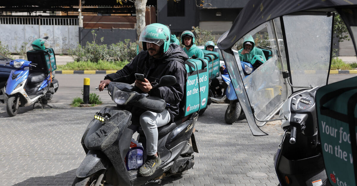 As Israel expands strikes on Beirut, delivery drivers steer clear of danger