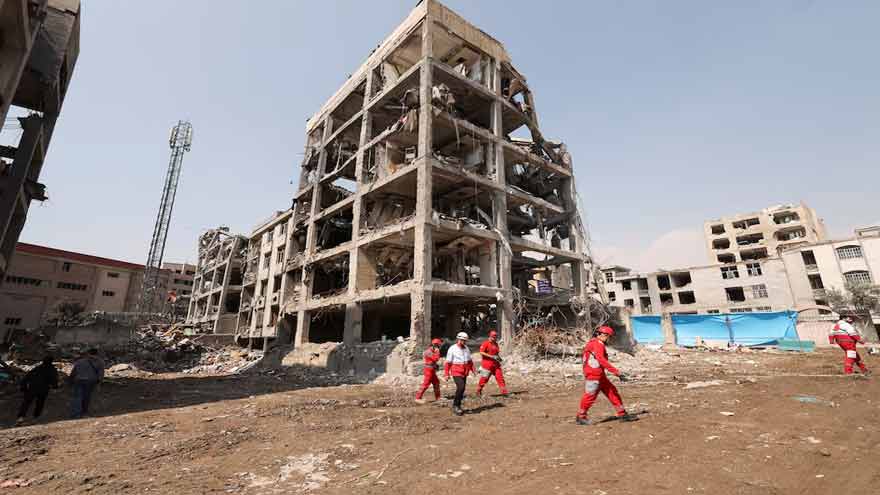 Israel, Iran launch more attacks as crisis deepens