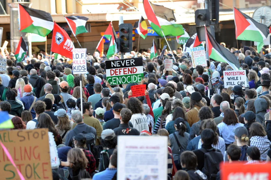 Australian state ban on pro-Palestinian phrases slammed for crushing free speech – Middle East Monitor