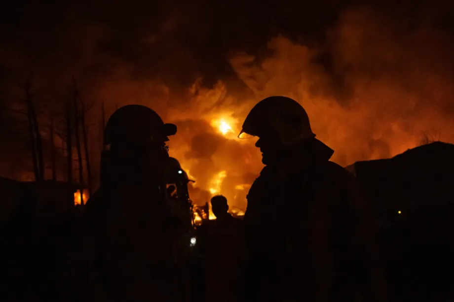 Iran threatens to target regional oil facilities after strikes on its energy sites – Middle East Monitor