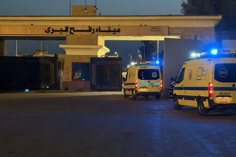 Israel reopens Rafah crossing for limited Palestinian movement after 20-day closure – Middle East Monitor