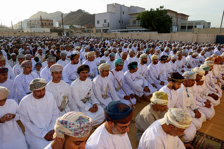 Oman announces Eid Al Fitr holiday for public, private sector employees