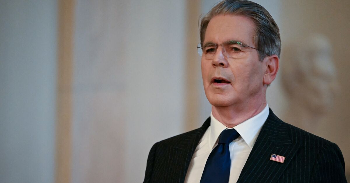 US weighs easing Iran oil sanctions amid Hormuz crisis: What to know