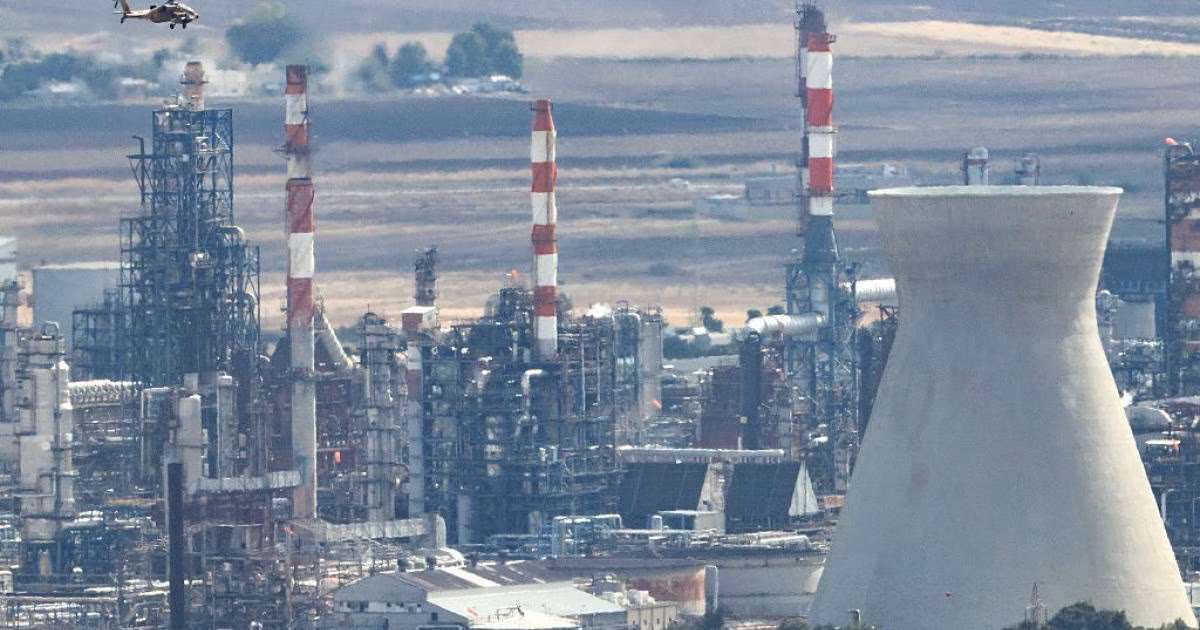 Iranian Missiles Strike Petrochemical Facility in Haifa Amidst Israeli Military Censorship