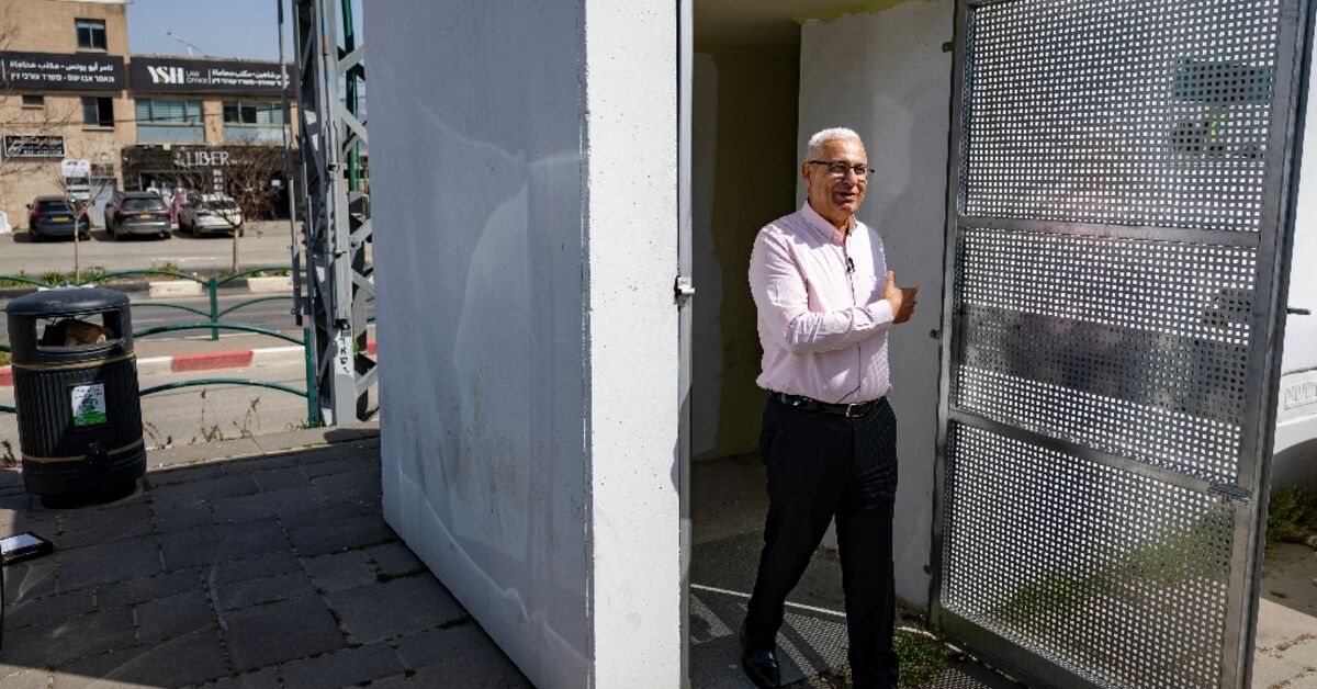 Facing rockets, Arabs in northern Israel fume over lack of shelters