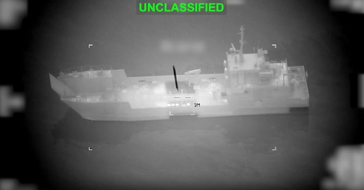 Cargo vessels hit as Iran threatens to close Gulf oil chokepoint