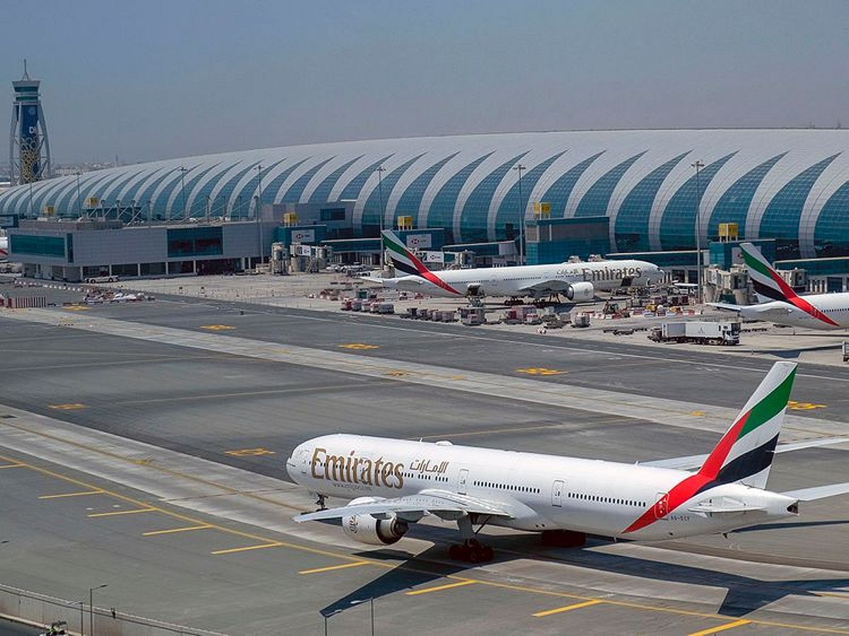 Emirates Resumes Limited Flights Post-Suspension at Dubai Airport